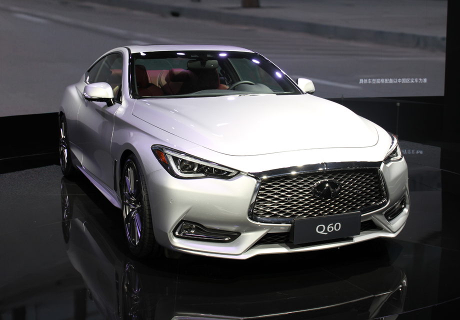 �³������˴�ǰ��������Ԫ�أ������������鶯�����������ڳ����ϣ����ֳ�һ���������С�