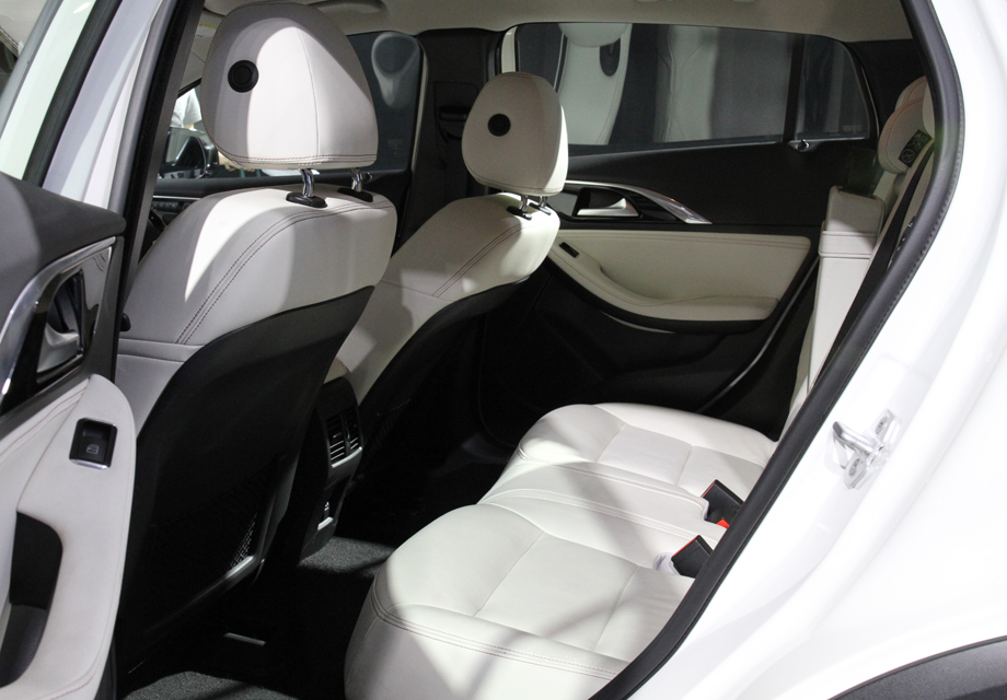 ���ڵĳ����ռ䲢�������ĳ���������Ӣ����Ͻ�����Ĺ��������θ����ڳ˿�Ӧ�ø������ʵĳ��������ϡ�