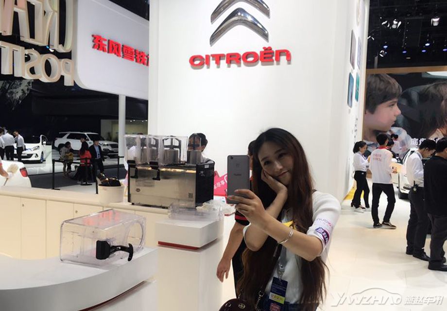 ͬ���Ƿ�ϵƷ�ƣ�ѩ������չλ��û��DS��ô�ݻ��������У��Ͼ���������Ʒ�ƣ�����ʵʵ���ڵĺ�......