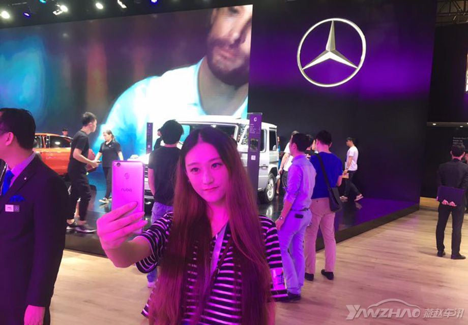 ������д��ڹ�֮�Ƶ�6.1չ�ݣ�Ϻ�׽�����������5.1չ�ݣ��������ű��ۡ�DS���ֶ��֡��������˵ȸ߶˺���Ʒ�ơ���һ�����ǿ������Ǳ���չλ����ɫ�ı����ƹ��£������Եú���ʱ�иС�