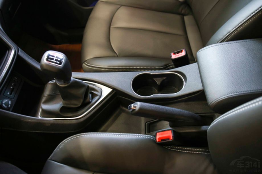 ��Ƥ���εİ����Ժܵ�λ�����������ǳ����ʣ�ǰ��������ֿ�ǰ���ƶ��������ֱ��㹻��֧�š�