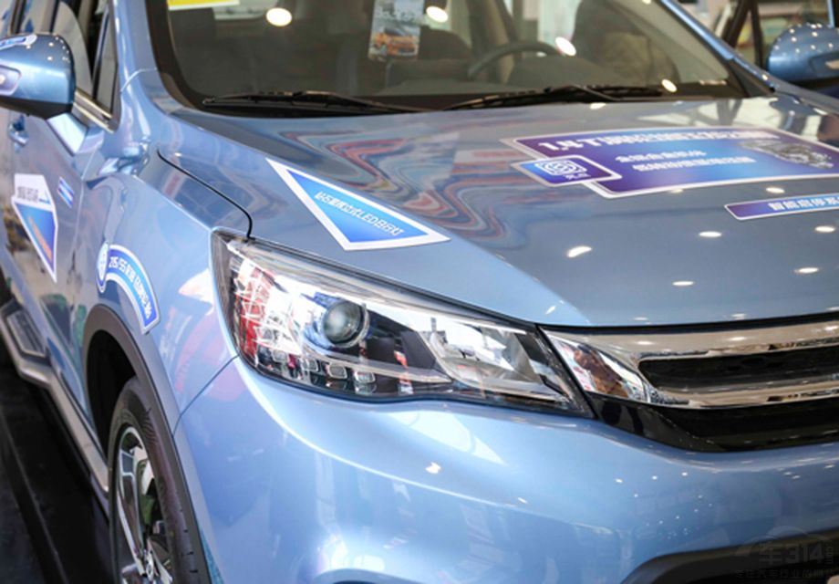 �������AX5ȫϵ�����ô���͸����Զ����һ��ʽ±�ش�ƣ��ռ��г��ƺ�ת�����ʹ��LED��Դ��