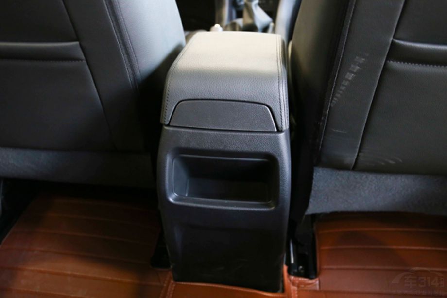 �������AX5�ڸ��䳵�����к��ų���ڣ����е��䳵�����򻻳���һ�������