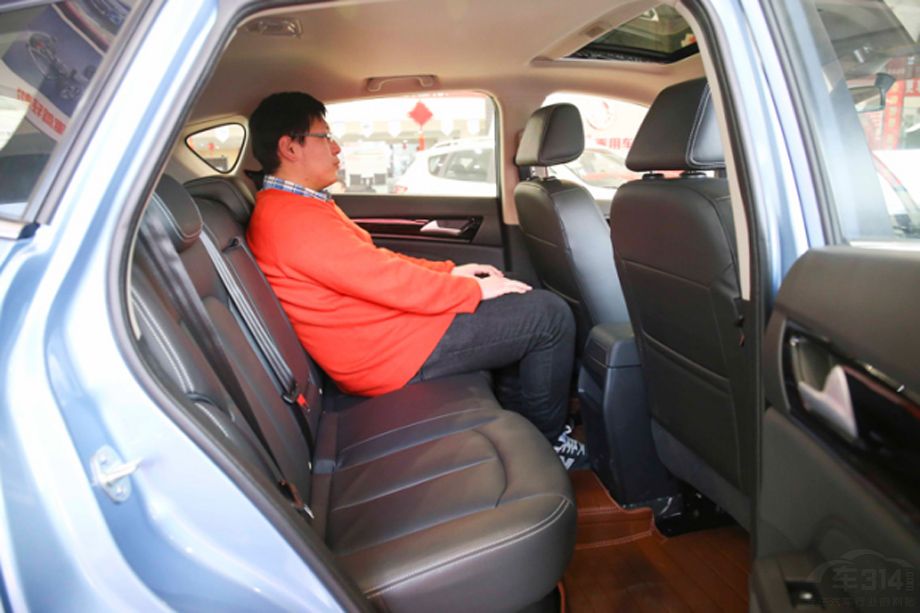 �������AX5 ���ڲ��ռ��൱����������������180���֣����ں����Ե��������ࡣ