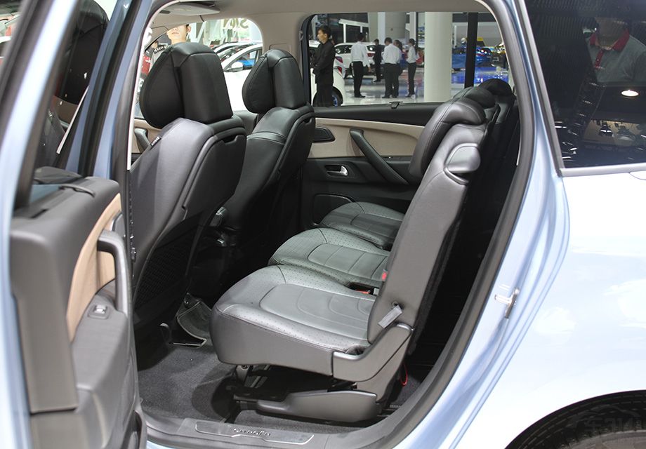 �����泤���߷ֱ�Ϊ4590/1830/1630mm�����2840mm��