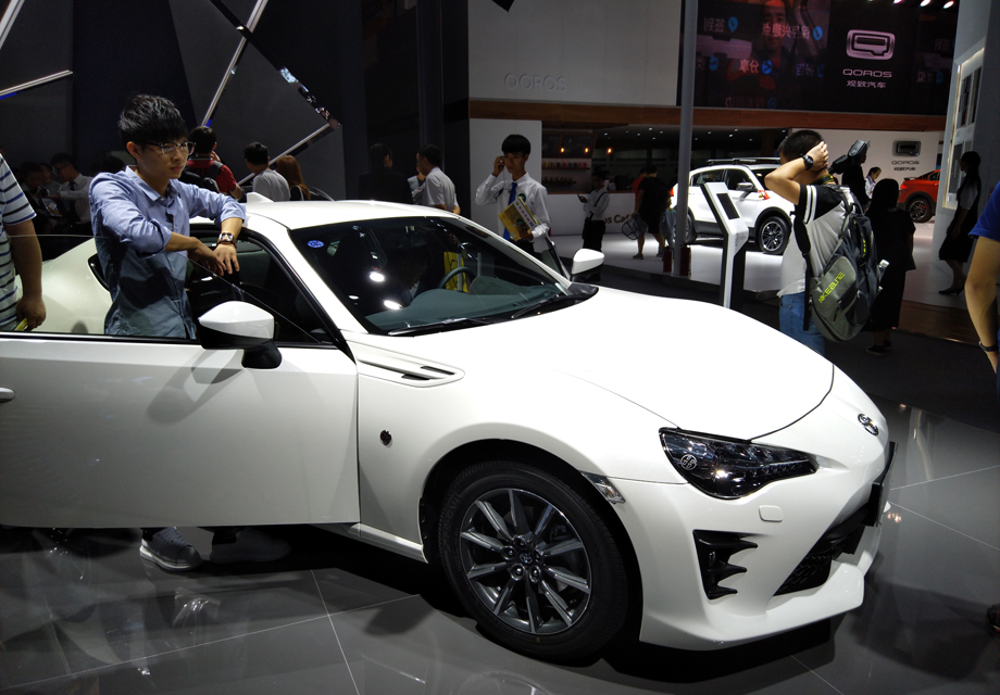 ����86��Ϊ���泵�͵ľ������֣���������ۼ��뼫�ѵĲٿ����ܣ�ʹ�����ˡ�ƽ�񼶽��ܡ���������