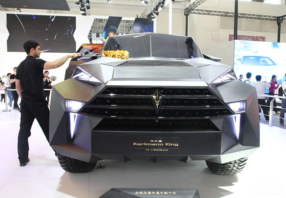 ������ȻҲ������ǧ��ȥ�걱����չ�ڼ䰢���ع�˾�ͷ�����һ��ߴ�1200��Ŀ��������ͣ�ȫ������10̨��