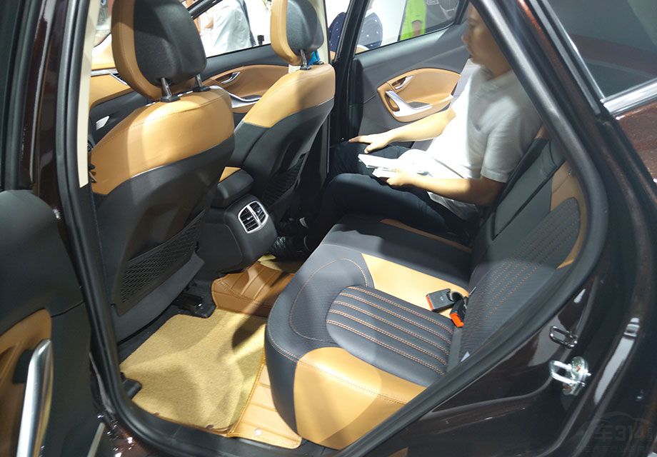 ����DX7��������SEMI-���϶�ý�彻��ϵͳ��ӵ���ֻ�APP��Ϣͬ�������ܳ���WIFI��24H�������ֵ����ܻ����ܡ�