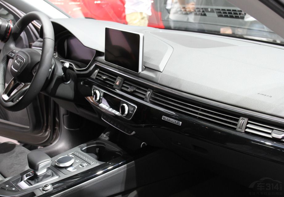 ���η��棬ȫ�°µ�A4 Allroad���������µļ��廯��Ʒ���п�̨����ʽ��Ļ��Ϊ���ۡ�