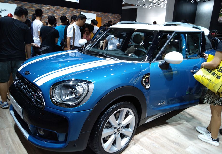 ��һ��MINI COUNTRYMAN��ʽ���࣬�ڳߴ緽��仯���ԣ�����������20cm����������3cm�����ӳ�7.5cm��