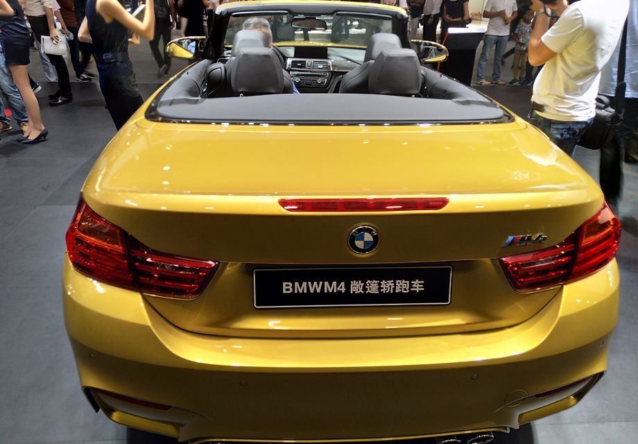 M4������ϵͳ���Ը���Ԥ���ģʽ��ť���в�ͬ����Ӳ���ڣ��Ա㷢��M4�ڲ�ͬ·���µ�����