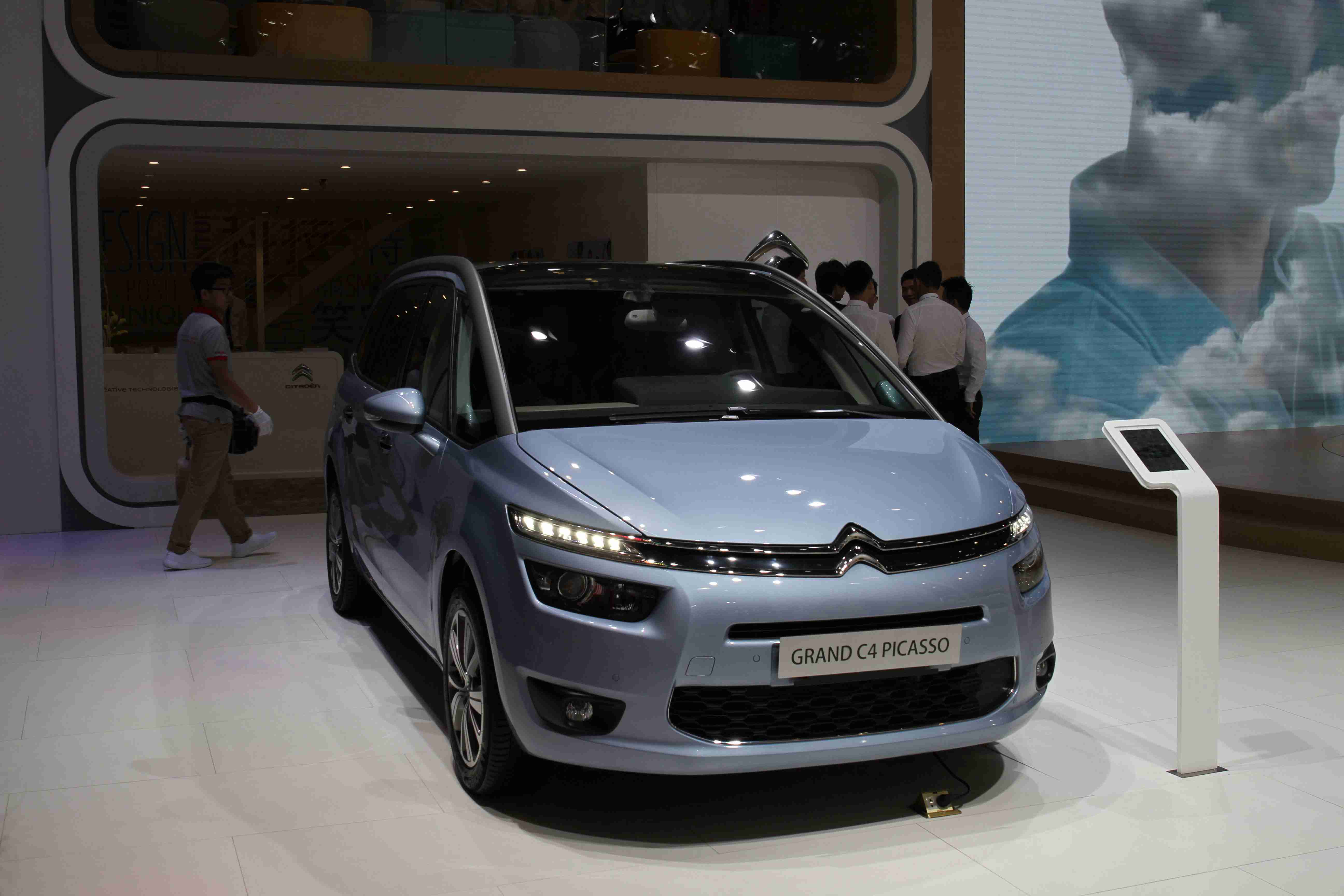 �ڶ������棬������ڵĳ��ʹ�����һ��1.6THP������ѹ�������������165��������ֵŤ��240ţ���ף�ƥ��6������һ������䡣