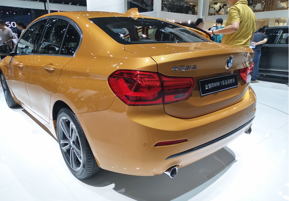 ȫ��BMW 1��Ȼ������һ���ļ�ʻ��Ȥ�����������˿ռ䣬�����Ϲ��������ߵ�����