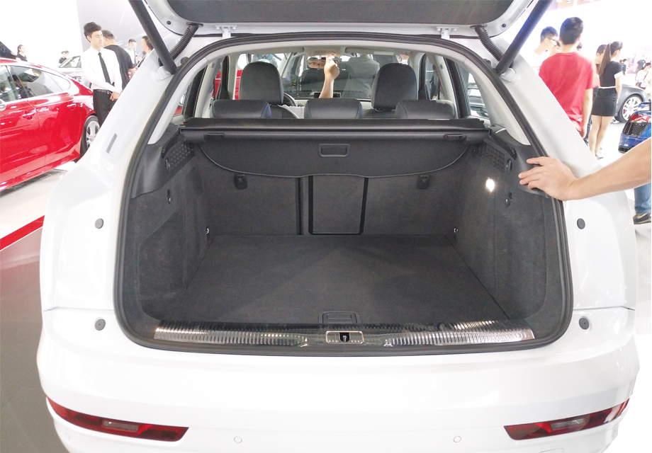 ���ֳ����������Զ�������λ���ܣ����ṩ�߱���Ӳ���ڹ��ܵĿɱ����ܡ��˶�������οɹ�ѡװ��