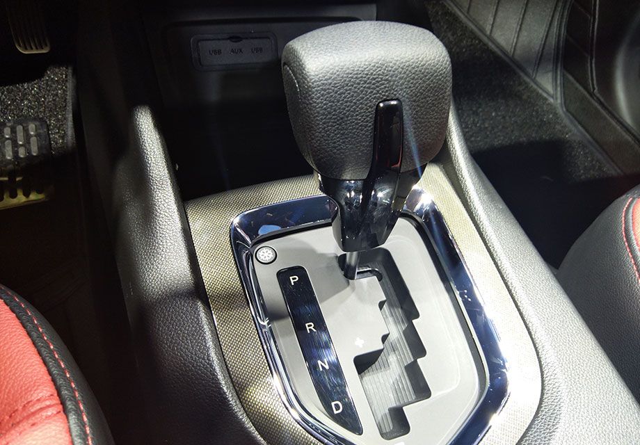 �������棬����DX3��������1.5L��1.5T�������������ʷֱ�Ϊ120������156��������ֵŤ�طֱ�Ϊ143ţ���׺�220ţ���ס��������棬��1.5L������ƥ�����5���ֶ������䣬����1.5T������ƥ����ǿ�ģ��8�ٵ�CVT�����䡣