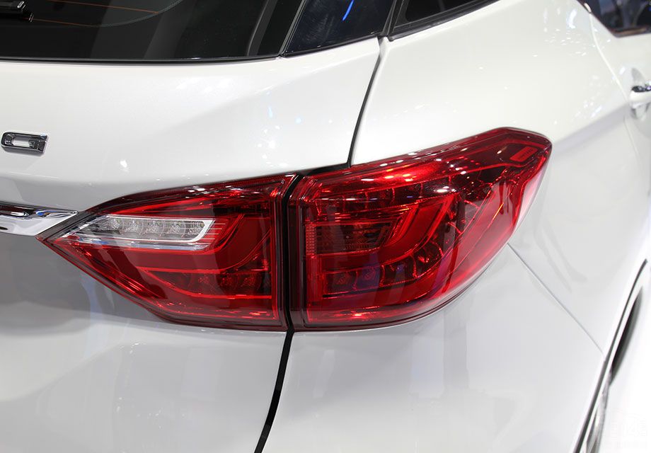 β�Ʋ��ֲ��õ�LED��Դ������Ч��ʮ�����á�