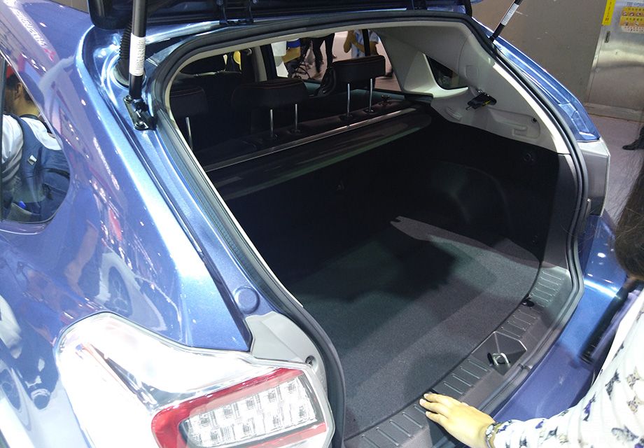 �������ŵذ�����͹��Ƚ����ԣ�ͬʱǰ��������ֻ���ռ�˲��ٽŲ��ռ䡣