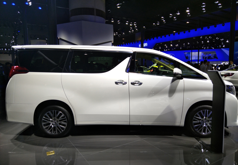 ���ﰣ�����Ӳ��濴��ΪԲ����Ҳ���������ͱ�������쾫�¡�ӵ������״ǰ���� ƽ���ı��κ󴰣���Ϊ��������ļ��δ��䡣