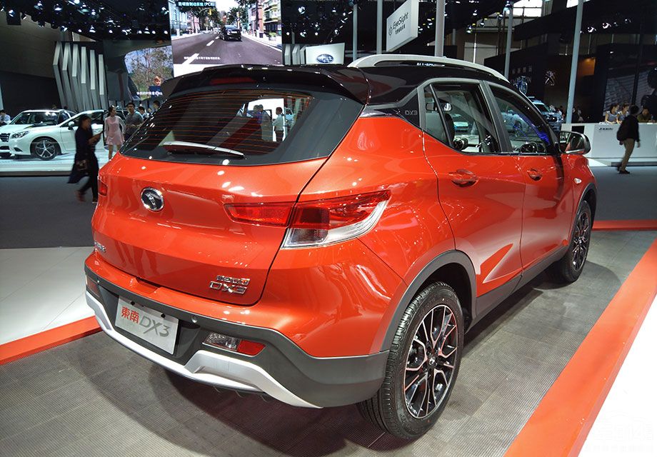 ��β���֣����ͼ���ηǳ��ḻ��������ɫ���»��壬͹�Գ����������˶��С�