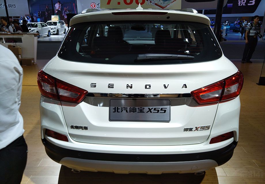 ��X55�����߷ֱ�Ϊ4405��1809��1685mm����������2650mm��������ͬ��λ�Ľ��ռ�SUV��