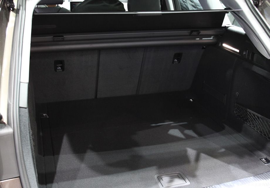 �ᵽ�����г����Ͳ��ܲ�ȥ��һ����˶��ĺ��ᣬȫ�°µ�A4 Allroad����ռ�ߴ�Ϊ505-1510L���ľ�ʵ���ԡ�