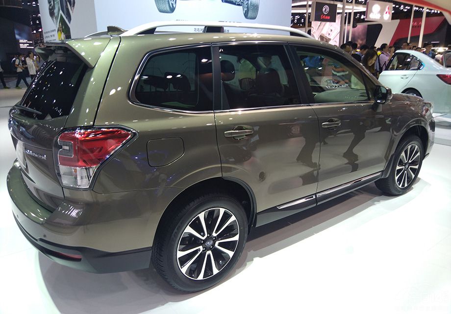 ��һ��ɭ���˵�����ڸ����е�ʱ�����������С�����飬������Ӳ�ʵ�������ʵ���ǱȽ��Ϳ��ġ�