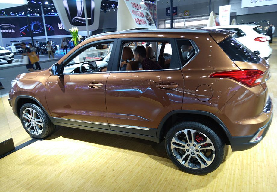 ��X35�������𱦼��廯�����Ԫ�أ�����ʹ�����ľ���ʽ���������ϡ�C�����ռ��г��ơ�ʹX35��ǰ���Ե�ʮ��ʱ�У�����ȥ�ܱ�����