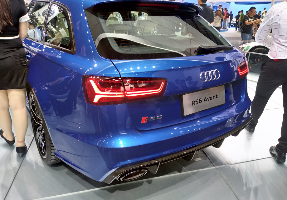 ˶���ƨ�������г��ı��䣬����Ȼ�Ⲣû�и��µ�RS6 Avant����κμ��ٷ�������š�