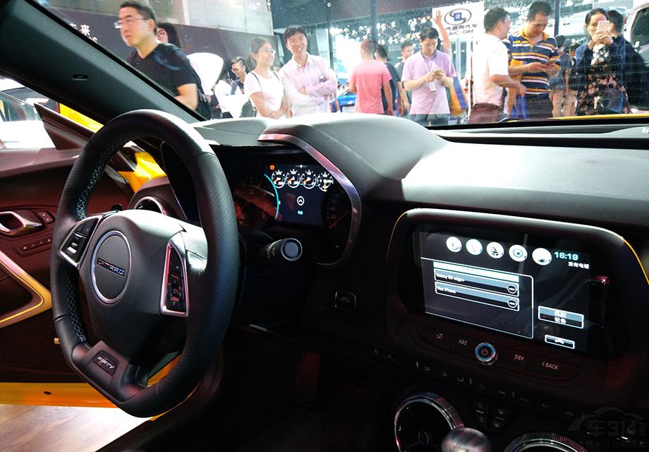 ��ȫ�³�����ѩ����ҲΪ�����޴�����һ̨2.0T��������ƥ�����8������һ������䡣