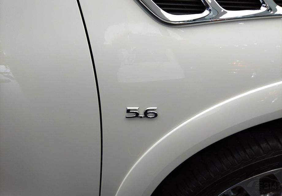 ��̨5.6L V8����������ʻ�еı��ַǳ���⣬����̤���У�Ƚ��滺�������ͷ�����ѭ�򽥽���