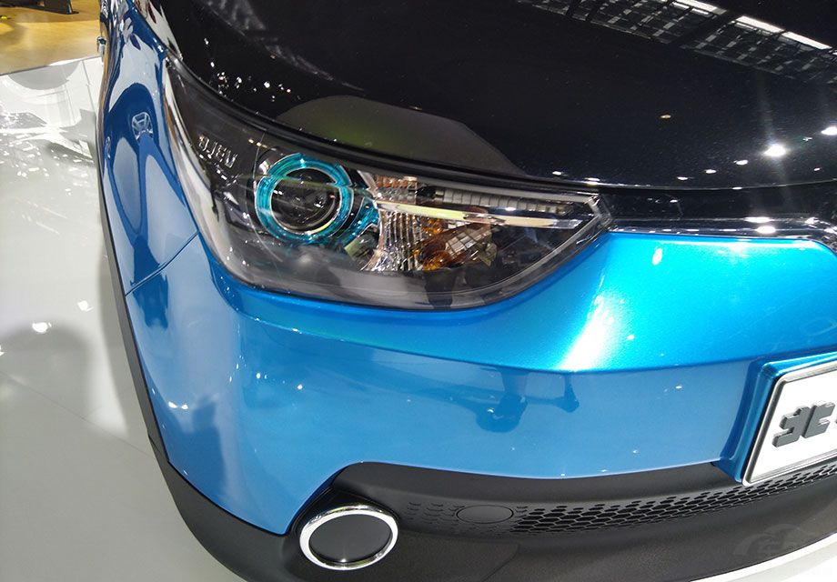 ����EC180��Ȼ���ڿռ䲢����������3675*1630*1518mm�ĳ����ߴ�Ҳ�㹻�󲿷��˼�ʻ��