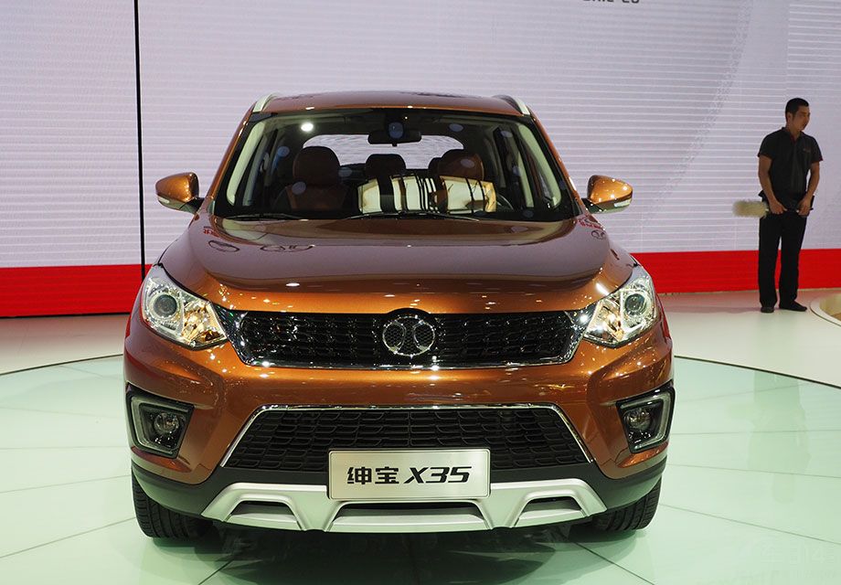 ��X35�Ǳ��������µĵ��Ŀ�SUV��Ʒ������λ��X25��X55֮�䣬�����ж�С��SUV�г���