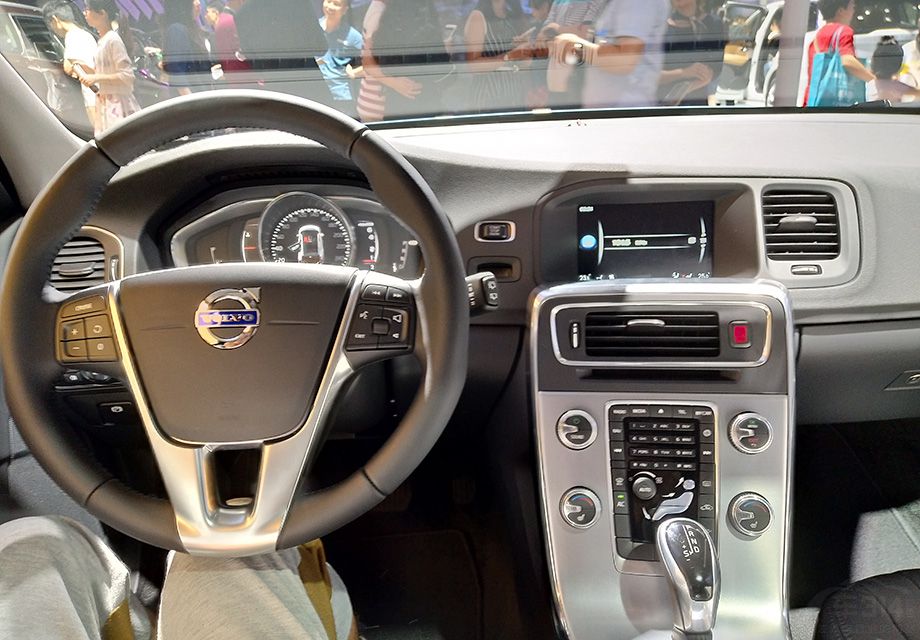 ���β������ź�ǿ�ļ����ص㣬��Ƽ�Լ���������£��Ǳ��̵ı������Ը��ݼ�ʻģʽ�ĸı���л���