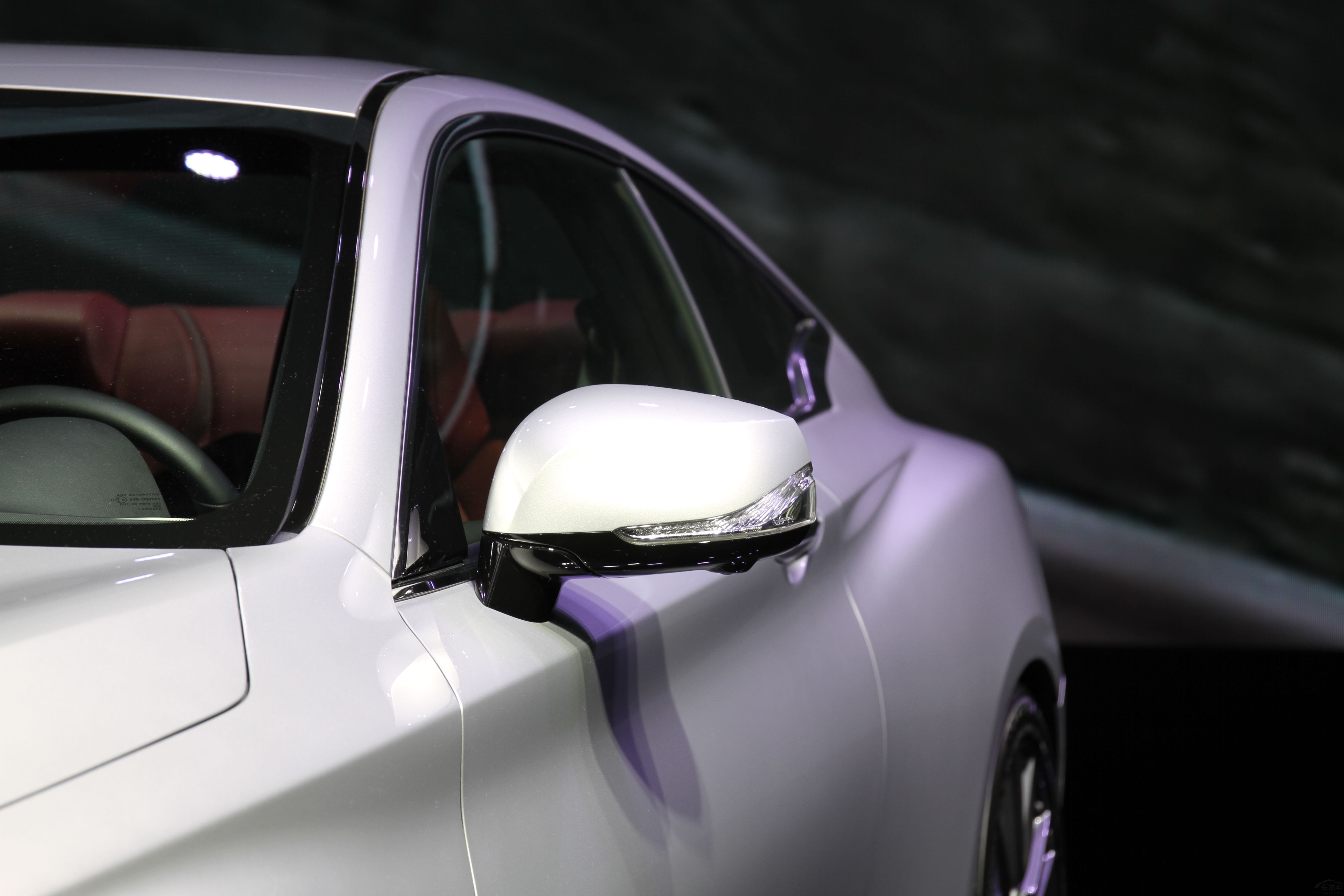 �������棬ȫ��Q60���ṩ2.0T��3.0TV6�����ϵͳ��ѡ��ƥ��7���Զ���6���ֶ������䡣