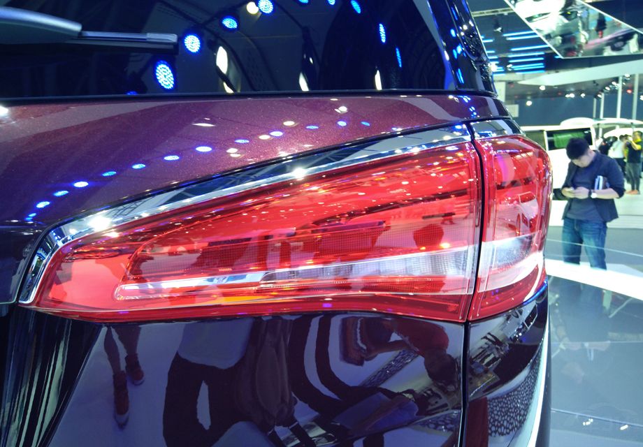 Avenir�泵�������ͨ��GL8����������״�Ľ�����դȡ����ԭ����ֱ��ʽ��ƣ�����ʽ��LOGO�õ��˱�����