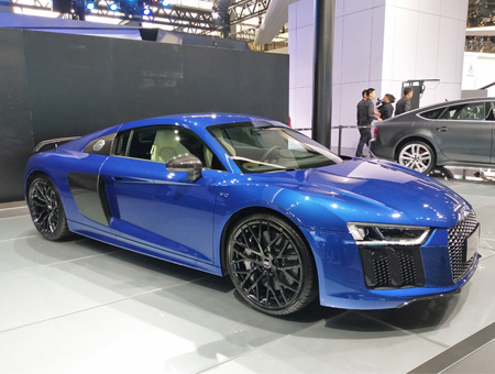  ʵİµR8 V10 Performance