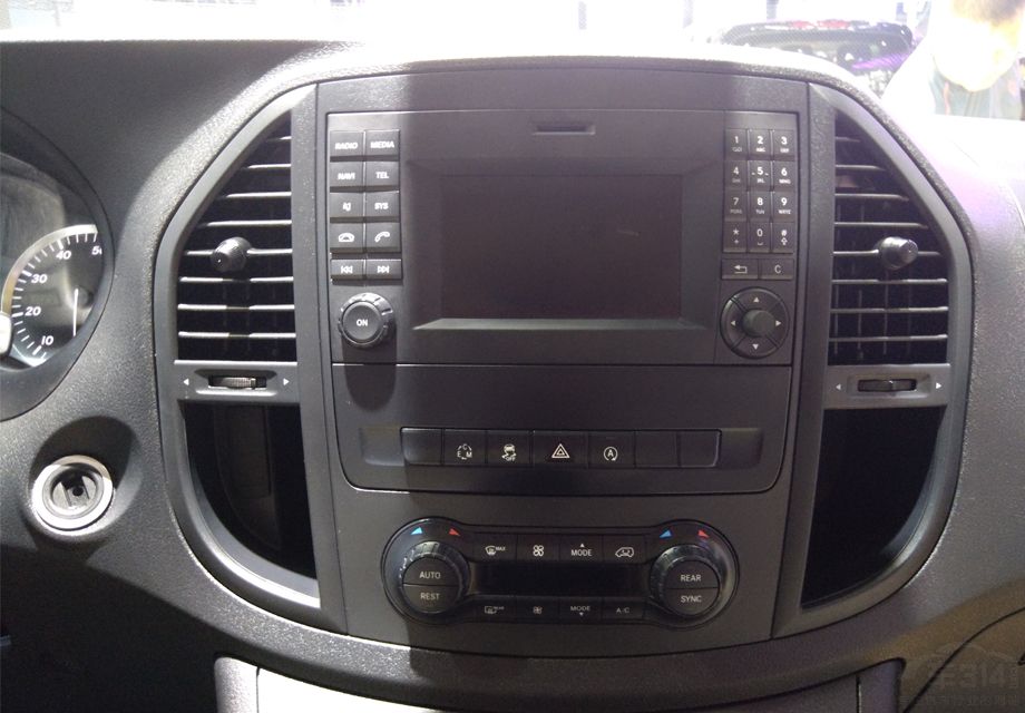 ȫ�¹��������ĳ����ߴ糤����Ϊ5370��1928��1880mm��������ܰ汾�ĸ߶�Ϊ1920mm�����Ϊ3430mm��