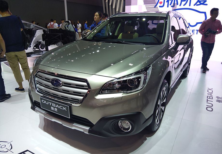 ��һ���İ���������ȫ�������ε�ǰ����ƣ�����Ͽ�͸�Ϊ�������������ֿ�ı��ո�͸¶��Ұ�ԡ�