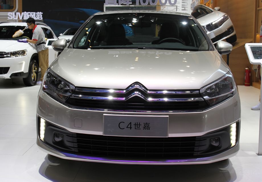 C4���ε�����ϲ�û�л��ڵ���ƣ����ǲ����˱Ƚϳ��ȡ������ķ��������θ����ϴ��ڵ�������