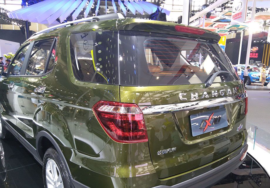 ����CX70��λΪ����SUV��ӵ�г���2780mm����࣬����2+3+2ʽ���֡�