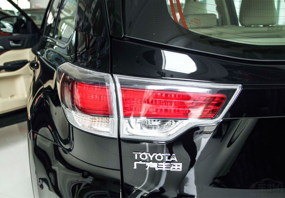 �º���������ű�Ϊ������λ����Ϊ��2+3+3�Ĳ��֡�