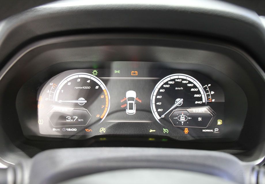 ���⣬�³����䱸�����μ���/ͨ��/��Ħ/���书�ܵ���Ƥ���Ρ���������ϵͳ��˫���Զ��յ����������á�