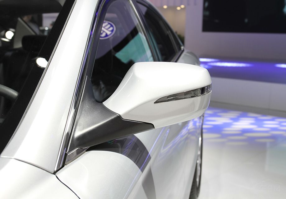 ���ڱ���B50������������������쵼��Italdesign��˾�����ɣ�ϸ����Ʒ�ʸ�ʮ�㡣