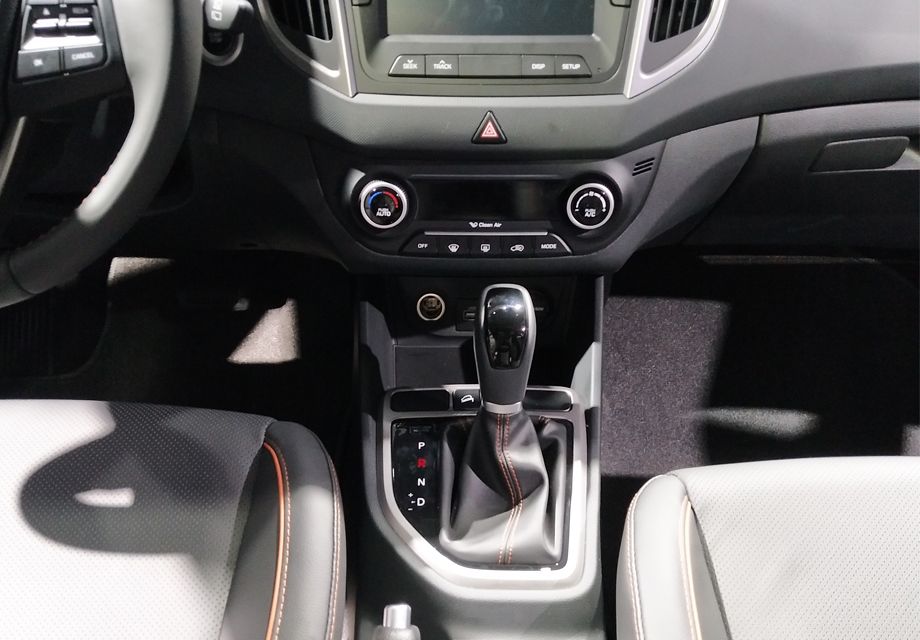 ���÷��棬�ִ�ix25ӵ���Զ�ͷ�ơ�����ͨ����ȡ�ȫ���촰�����ػ���ϵͳBluelink�ȹ��ܡ�