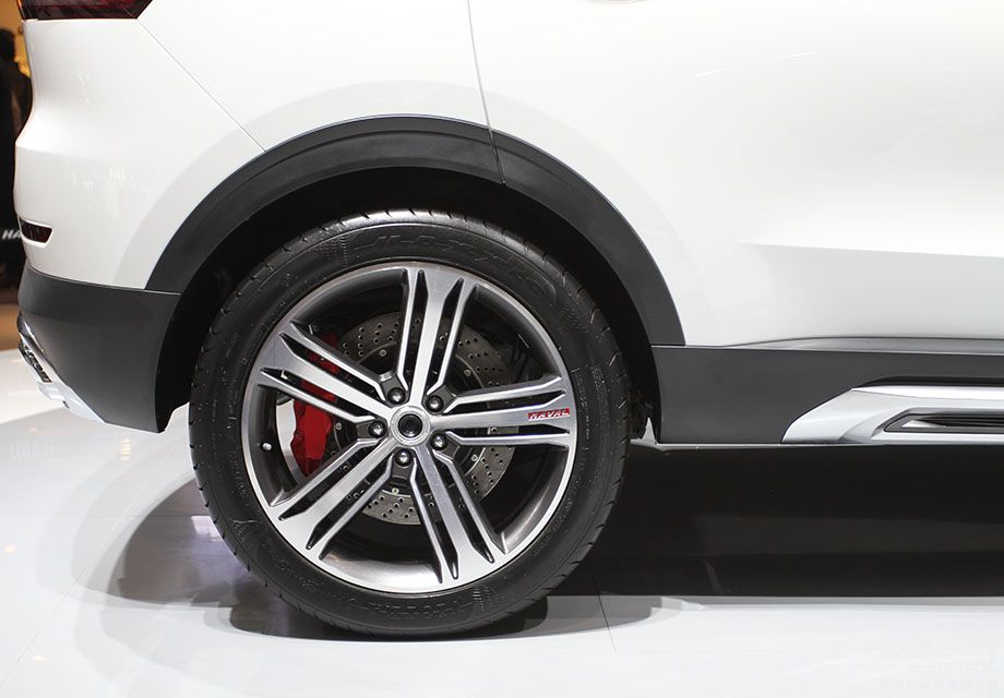 �����������³����ͽ��գ�C��������б���ϣ�Ӫ����˶��е�һ�档