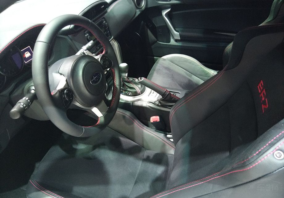 ��֮ƥ�����һ̨6���ֶ����Զ������䡣