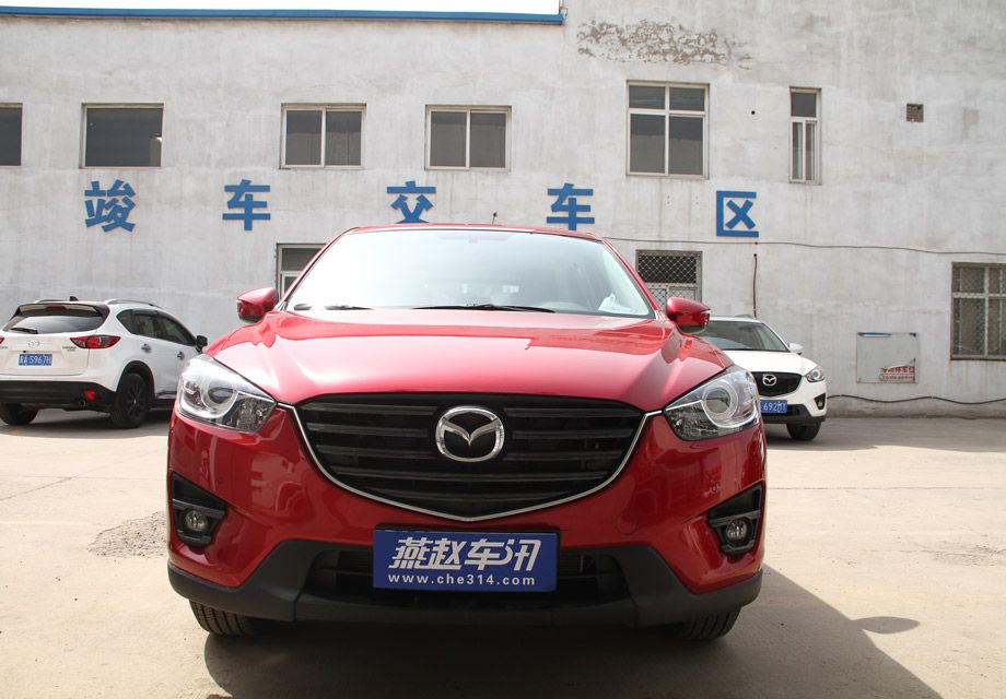�ֿ�CX-5�Ľ�����դ���Ͽ��ɫ��״��Ϊ����ɫ�������ƣ�Ӫ����˸�ǿ���Ӿ������