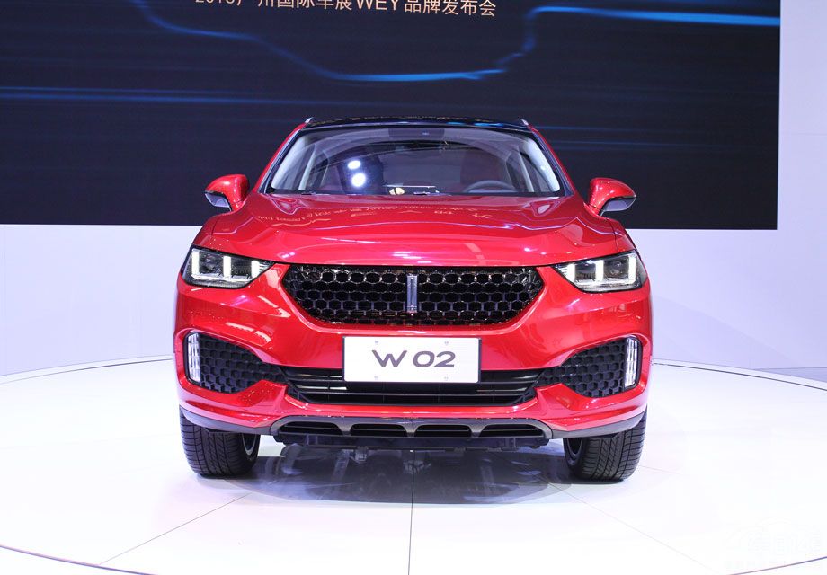 ȥ����ݳ�չ�ϳ���WEY������W01��W02�������SUV���ͣ�����W02��λ���ռ�SUV��ǰ��������ȫ�µ�������ԣ��������ǳ��˶���