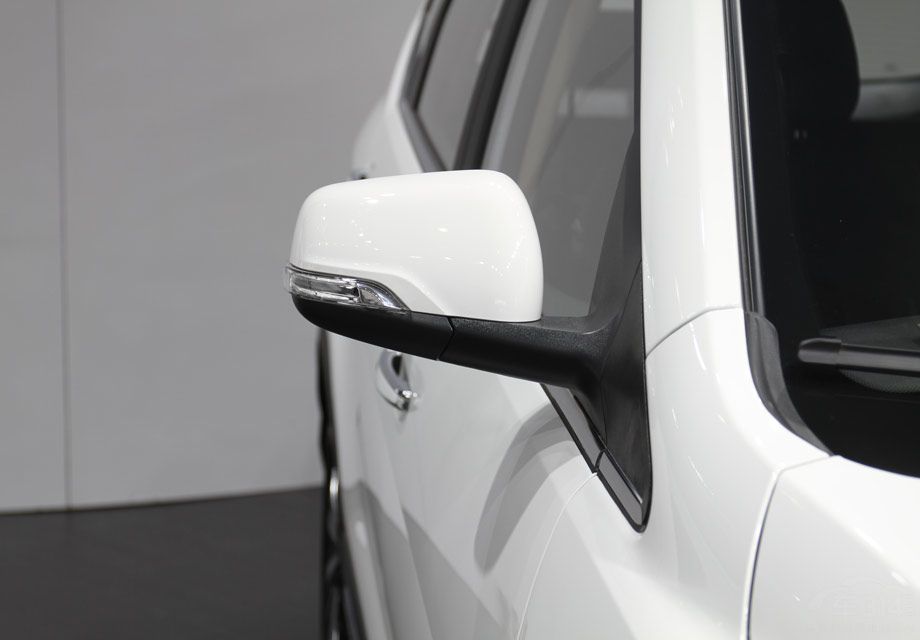 �и��䳵���ϻ��䱸�˶๦�ܷ����̡�����Ѳ�����пش����������绰�ͺ��ŵĿյ�����ڵ����á�