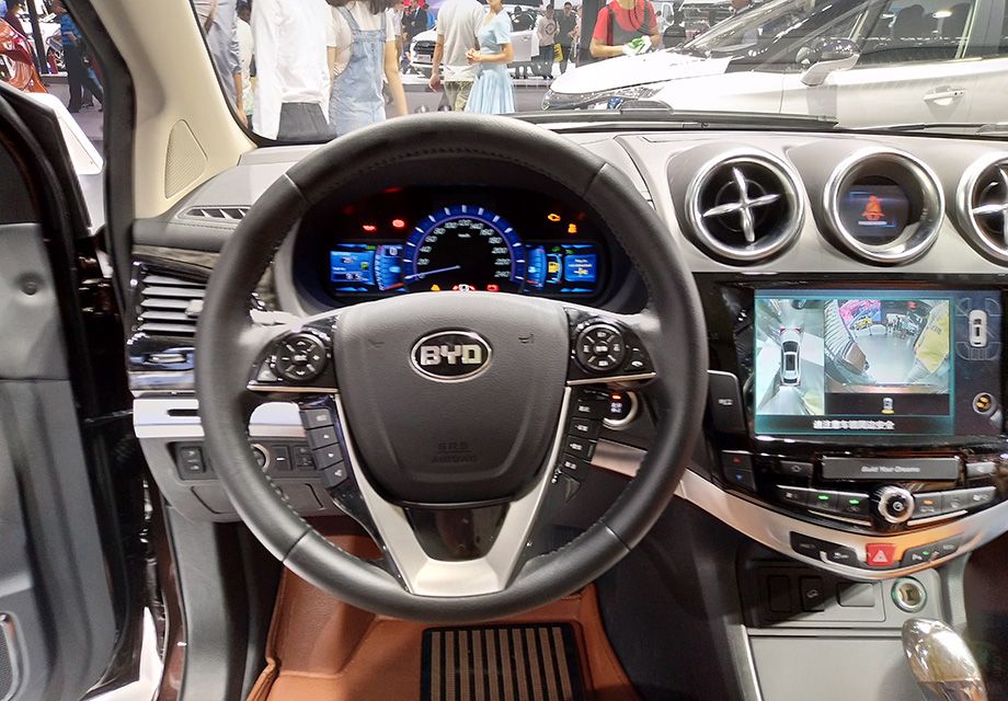 ���η��棬���ǵ�S7�ദ���ú������ʲ��ϣ�10.1Ӣ���ߴ���п���Ļ��Ϊ���ۡ�